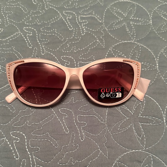 Guess Accessories - Guess  Cat-Eye Sunglasses